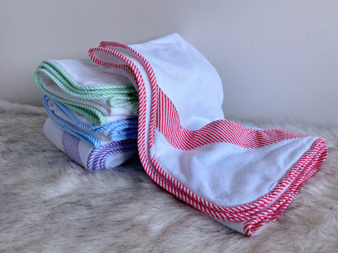 SEERSUCKER HOODED TOWEL