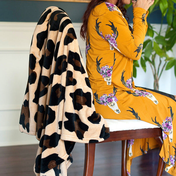 Personalized Leopard Blanket, Monogrammed Cozy Plush Leopard Throw Blanket, Christmas Gift Blanket, Monogrammed Leopard Fleece Blanket